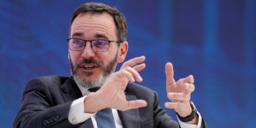 pierre olivier gourinchas chef economiste du fonds monetaire international fmi au siege du fonds monetaire international a washington 