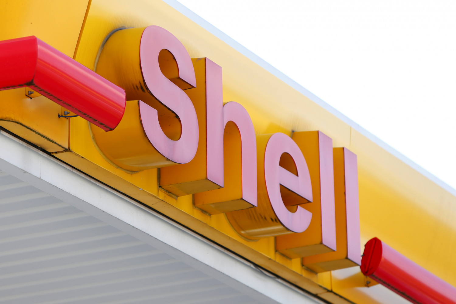 shell le benefice au plus bas depuis 20 ans mais hausse du dividende 