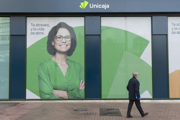 Unicaja ofrece bonificaciones y descuentos de hasta el 30% en la contratación de seguros