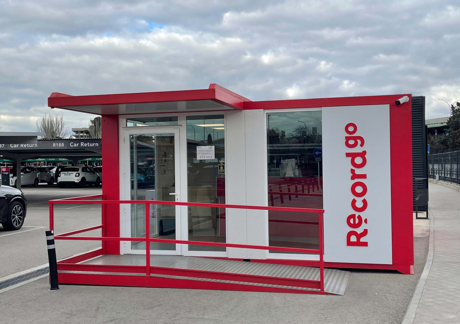 1645523674 oficina madrid record go 