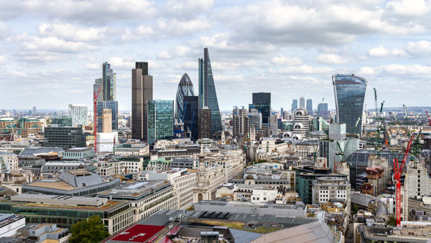 dl city of london skyline canary wharf distant view offices buildings working skyscrapers towers square mile financial district finance trading unsplash