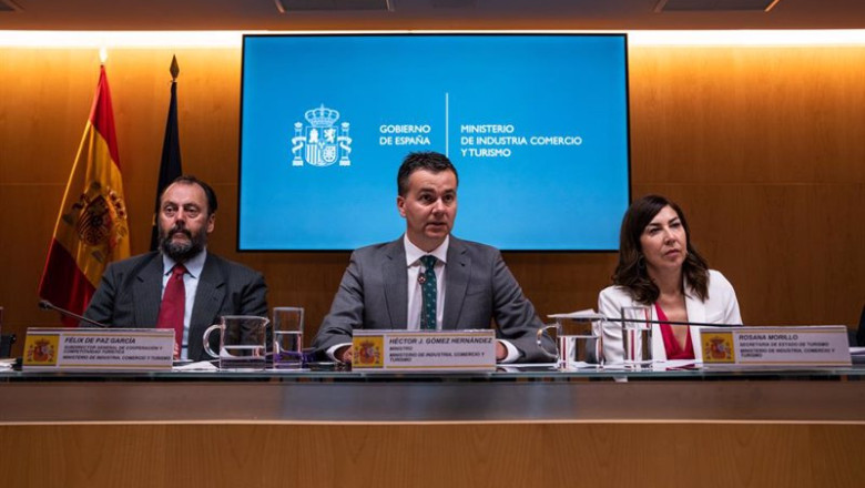 ep archivo el ministro de industria comercio y turismo hector gomez y la secretaria de estado de ep archivo el ministro de industria comercio y turismo hector gomez y la secretaria de estado de