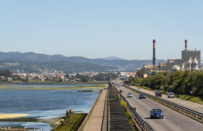ep archivo   la biofabrica de ence situada a la orilla de la ria de pontevedra separadas por la