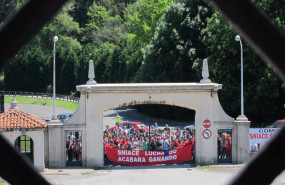 ep archivo   protesta de trabajadores de sniace en la fabrica