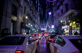 ep archivo   una calle del centro de madrid con las luces de navidad tras su encendido en 2019