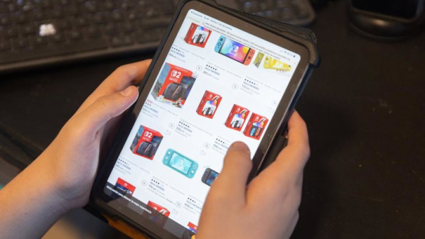 ep archivo   una persona realiza una busqueda en aliexpress