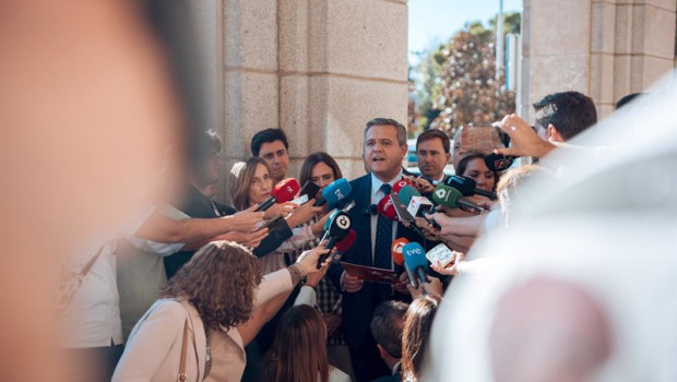 ep el consejero de vivienda jorge rodrigo ofrece declaraciones a los medios a su llegada a la