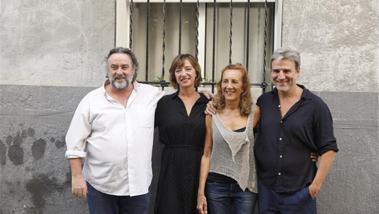 El director de la obra, Andrés Lima, la actriz Nuria Esper, la directora artística del Teatro Español, Carme Portaceli, y el actor Alberto San Juan, durante la presentación de la obra El pan y la sal del Teatro Español de Madrid (de izquierda a derecha) | Marta Fernández Jara - Europa Press - Archivo ep el director de la obra andres lima la actriz nuria esper la directora artistica del teatro