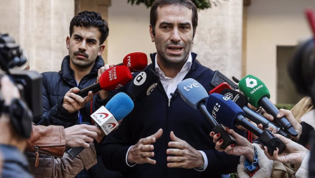 ep el ministro de economia comercio y empresa carlos cuerpo atiende a los medios tras mantener una ep el ministro de economia comercio y empresa carlos cuerpo atiende a los medios tras mantener una