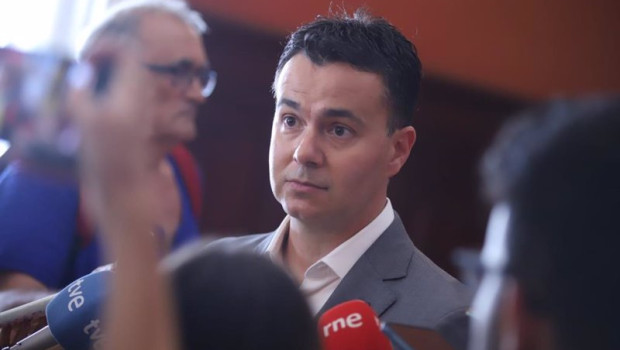 ep el ministro de industria turismo y comercio en funciones hector gomez atiende a los medios de