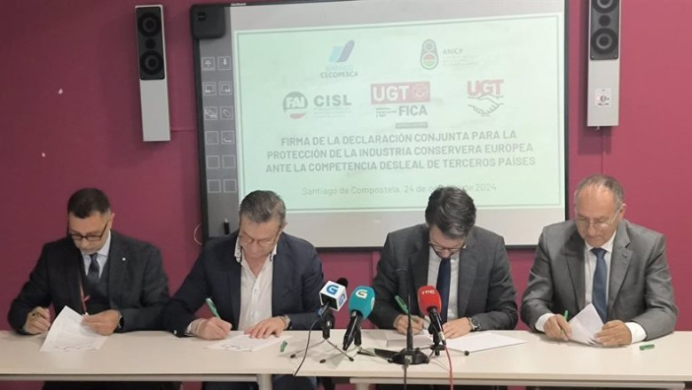 Firma de una declaración conjunta en defensa del sector conservero, entre Anfaco (España), ANICP (Portugal), y los sindicatos UGT-FICA, UGT Portugal, y el italiano FAI-CSIL. | ANFACO ep firma de una declaracion conjunta en defensa del sector conservero entre anfaco espana anicp