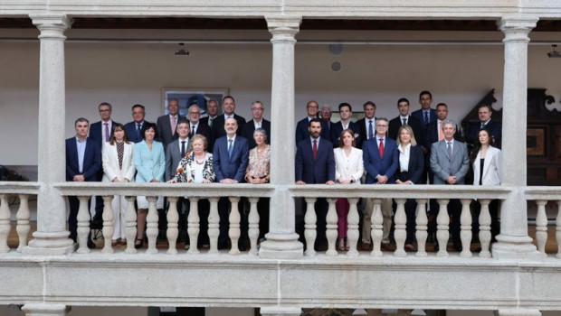 ep foto de familia del comite ejecutivo de la obra social y fundaciones de la ceca
