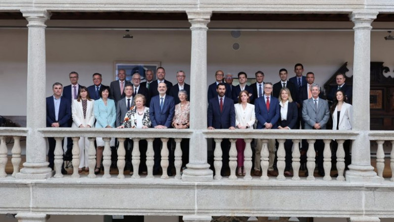 ep foto de familia del comite ejecutivo de la obra social y fundaciones de la ceca ep foto de familia del comite ejecutivo de la obra social y fundaciones de la ceca