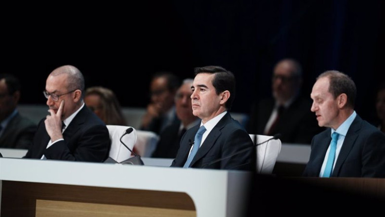 ep i d el ceo de bbva onur gen el presidente de bbva carlos torres vila y el secretario general y ep i d el ceo de bbva onur gen el presidente de bbva carlos torres vila y el secretario general y