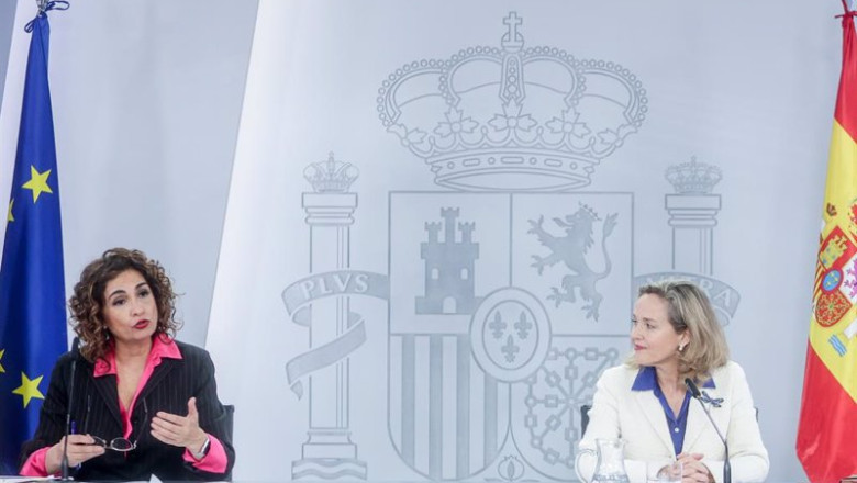 ep la ministra de hacienda y funcion publica maria jesus montero y la vicepresidenta primera y ep la ministra de hacienda y funcion publica maria jesus montero y la vicepresidenta primera y
