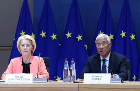 ep la presidenta de la comision europea ursula von der leyen junto al presidente del consejo europeo