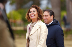 ep la vicepresidenta primera y ministra de hacienda maria jesus montero junto al ministro de asuntos