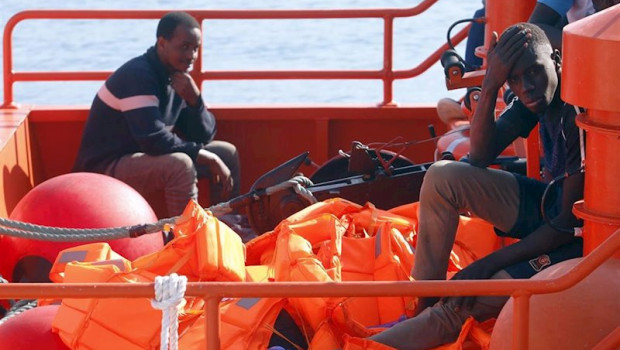ep llegan al puerto de malaga 75 personas rescatadas por salvamento maritimo cuando navegaban a la