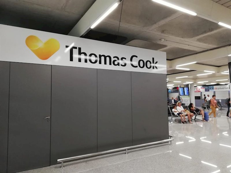 ep mostradores de thomas cook cerrados en el aeropuerto de palma