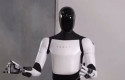 ep motor  tesla utiliza por primera vez robots humanoides en sus fabricas de coches