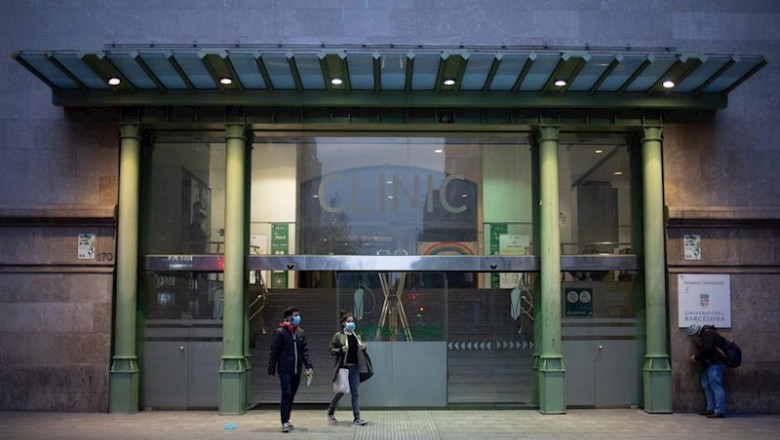 Puerta principal del Hospital Clínic de Barcelona | DAVID ZORRAKINO/EUROPA PRESS ep puerta principal del hospital clinic de barcelona