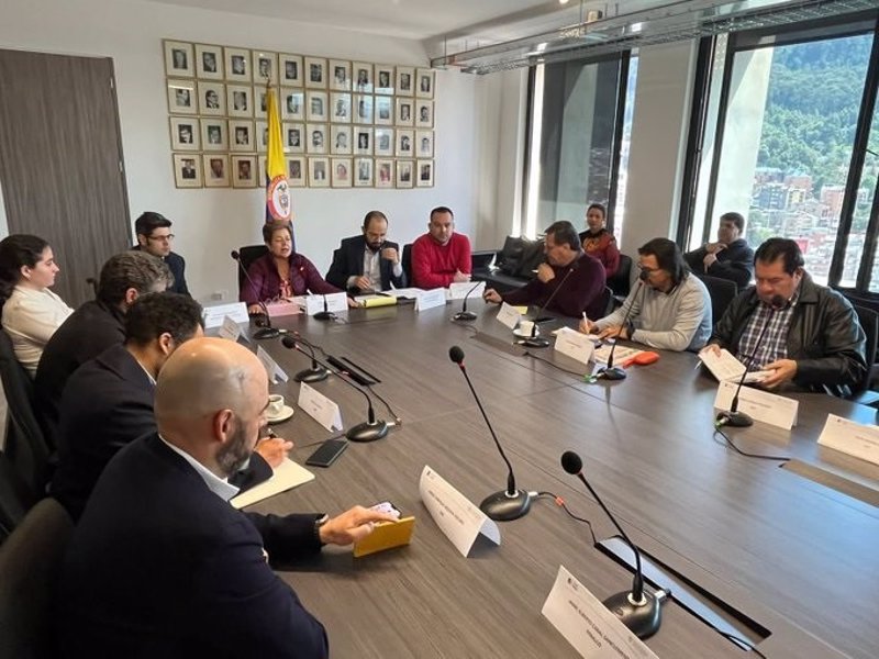 Economía. Colombia retoma este viernes las negociaciones para acordar el salario mínimo para