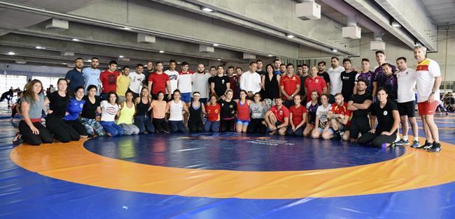 ep riendalos luchadoresentrenadores espanolescarmadrid