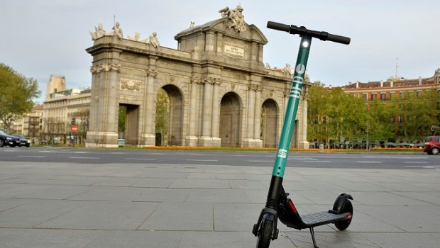 ep servicio de patinetes electricos compartidos de alquiler de seat y ufo