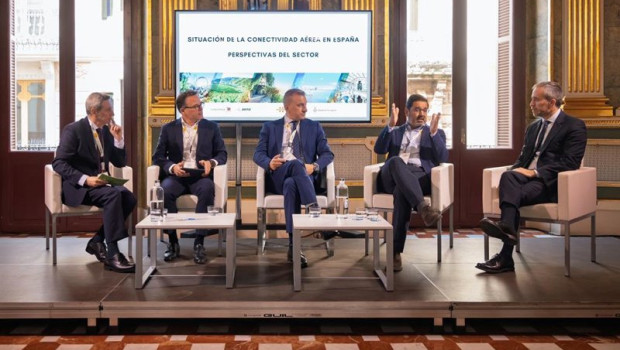 ep turespana y aena reunen a mas de 90 destinos y 12 aerolineas para impulsar la conectividad aerea