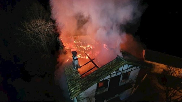 ep un incendio destruye una casa en irurozqui navarra