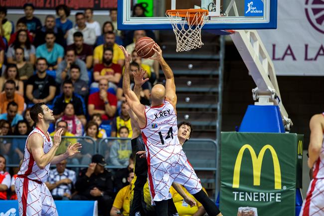 Xavi Rey en el Iberostar Tenerife - Montakit Fuenlabrada | ACB PHOTO/Á.PÉREZ - Archivo ep xavi reyiberostar tenerife - montakit fuenlabrada