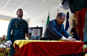 ep zoido colocandoimposicionesla guardia civilcabo muertoguillena