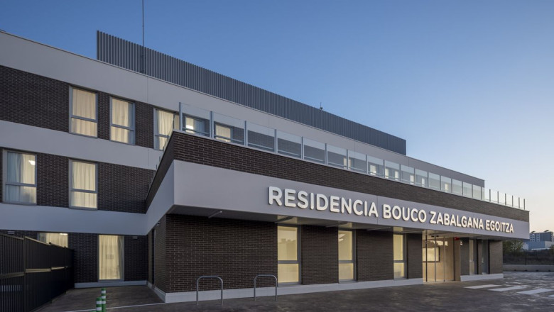 fachada de la residencia bouco vitoria zabalgana