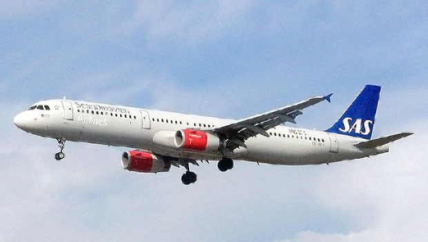 dl sas scandinavian airlines airline scandinavia travel plane aircraft pd