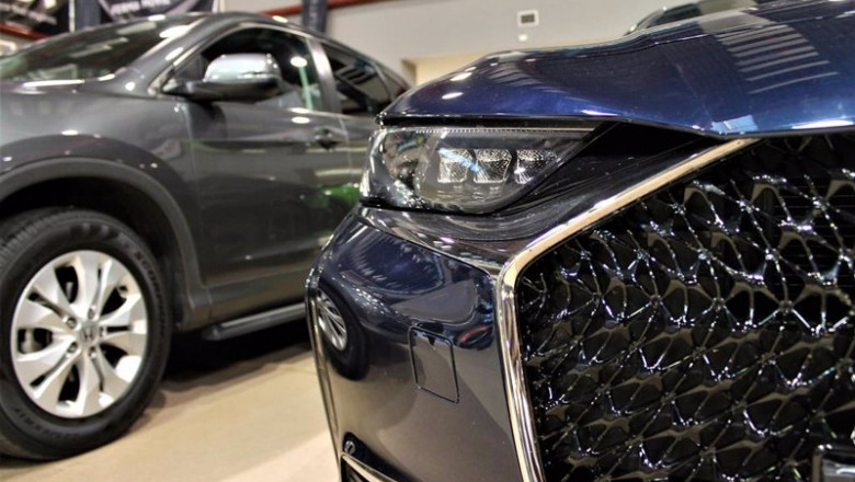 Archivo - Dos vehículos expuestos en Fecirauto, la feria de automóviles más grande e importante de provincia, en el Pabellón Ferial de Ciudad Real, a 11 de noviembre de 2021, en Ciudad Real, Castilla La-Mancha (España). | Patricia Galiana - Europa Press - Archivo ep archivo dos vehiculos expuestos en fecirauto la feria de automoviles mas grande e importante de