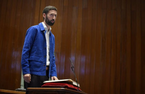 ep archivo   el nuevo secretario general de consumo y juego andres barragan durante la toma de