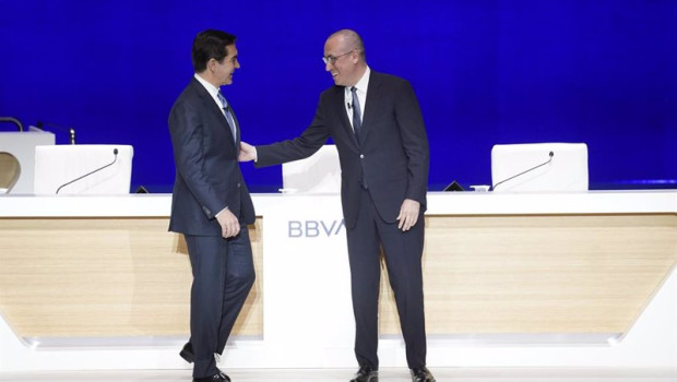 ep archivo   el presidente de bbva carlos torres vila i y el ceo de bbva onur gen d durante una