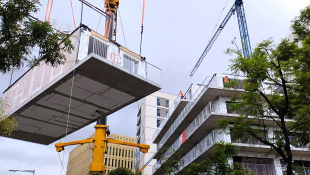 ep archivo   imagen del momento en que se anade un modulo tridimensional al edificio en construccion