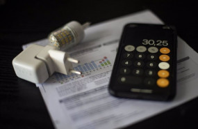 ep archivo   una factura del consumo de luz a 10 de septiembre de 2021 en madrid espana