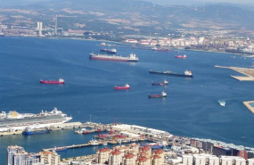 ep buques en las playas de la bahia de algeciras cadiz