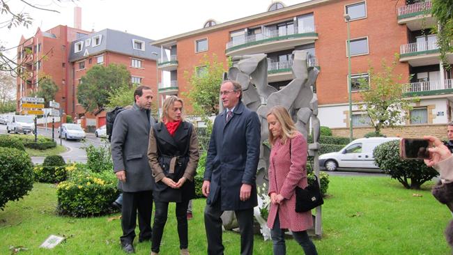 Dirigentes del PP vasco ante el monolito en homenaje | EUROPA PRESS ep dirigentespp vascomonolitohomenaje