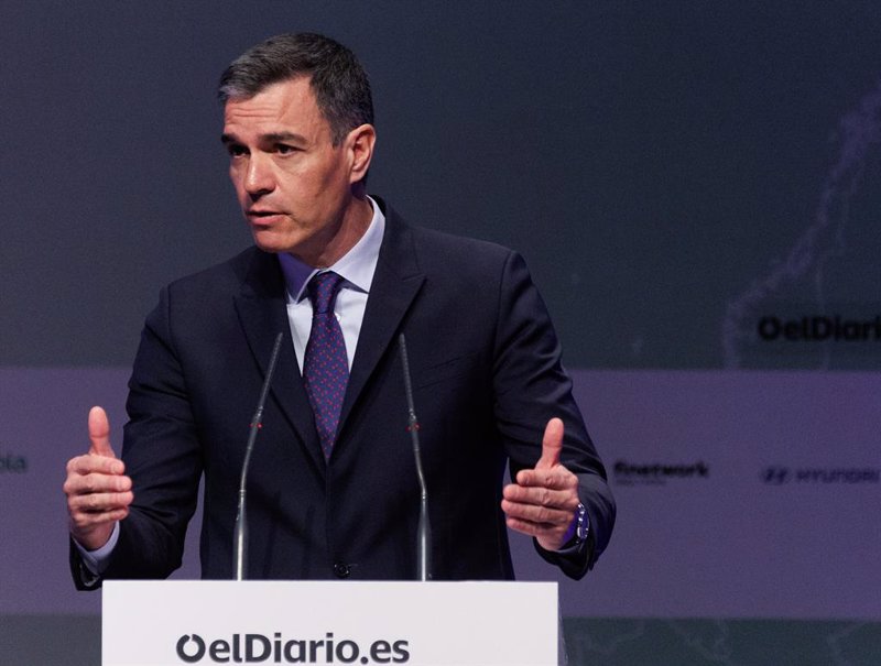 Sánchez propone a Feijóo un debate semanal hasta el 23J y el PP lo rechaza