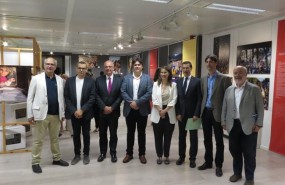 ep inauguracionla exposicion tossudament en bruselas
