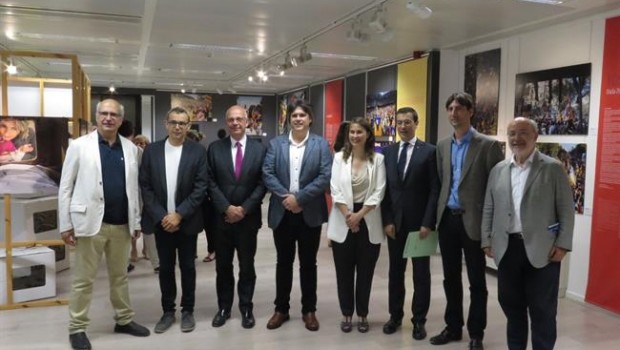 ep inauguracionla exposicion tossudament en bruselas