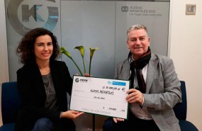 ep kern pharma realizanuevo donativo10000 eurosaldeas infantiles sos