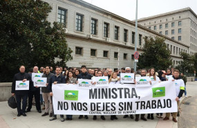 ep la plataforma si almaraz y otros colectivos se concentran frente al ministerio de trabajo en