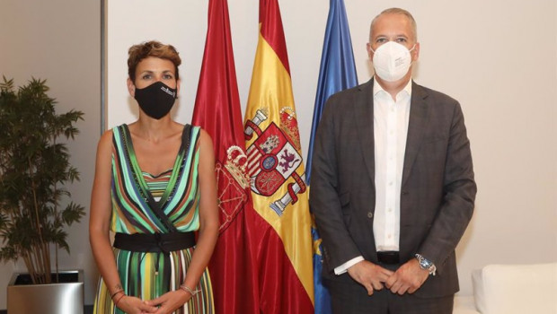 ep la presidenta chivite junto a markus haupt nuevo director de volkswagen navarra