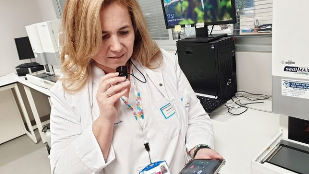 ep la presidenta de la asociacion espanola contra la meningitis cristina regojo