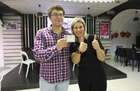 ep los duenos de un bar agraciado de uno de los quintos premios jose manuel ambrosio y ana basile