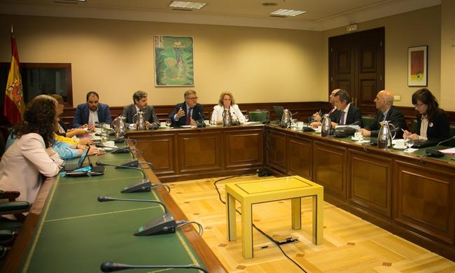 Presentación en el Congreso de la plataforma 'Gasolineras Atendidas y Seguras' | AEVECAR ep presentacioncongresola plataforma gasolineras atendidasseguras